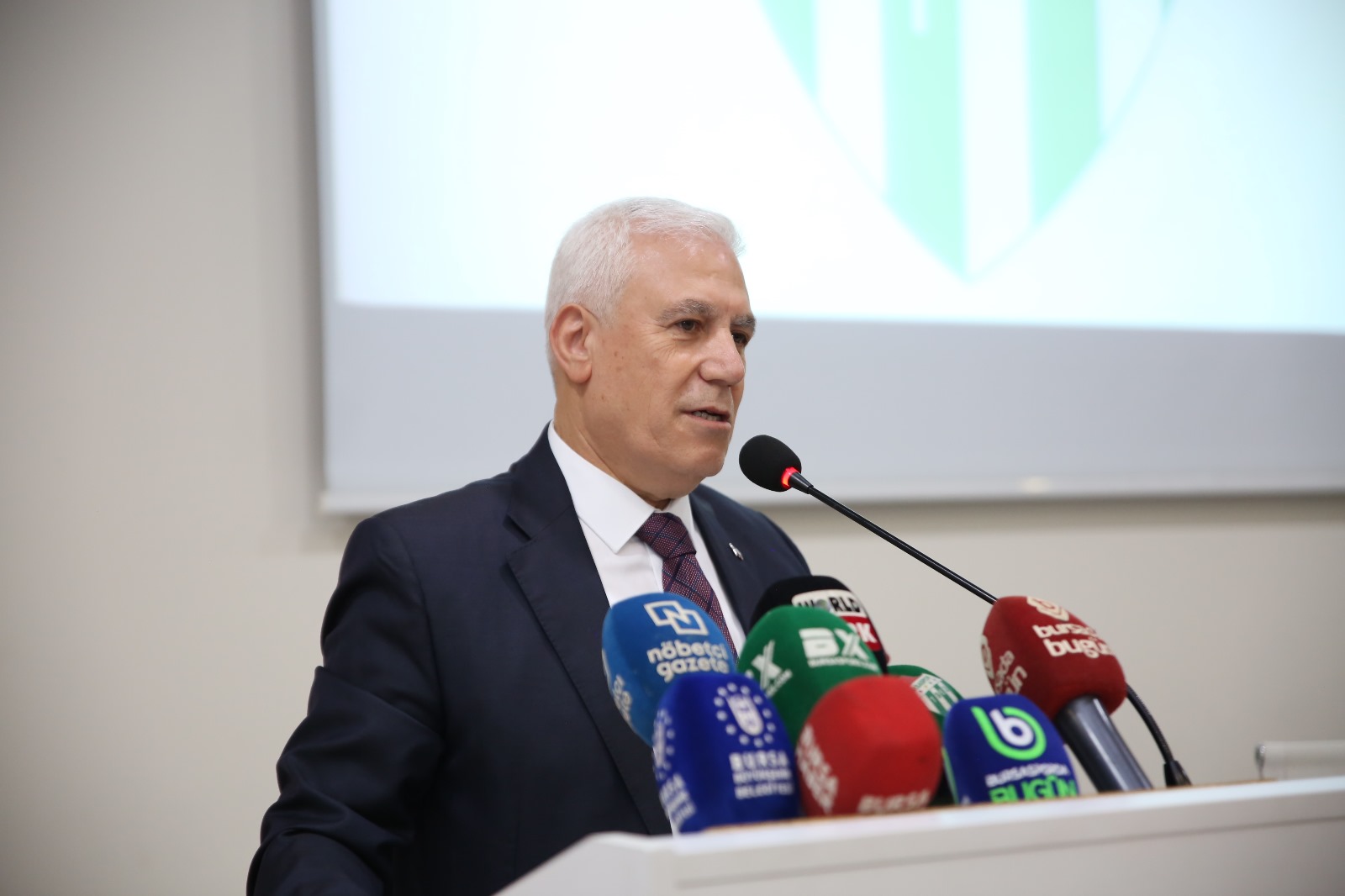 Başkan Bozbey, “Yeni Bir Sistemle Bursaspor’u Ayağa Kaldırmalıyız” (1)