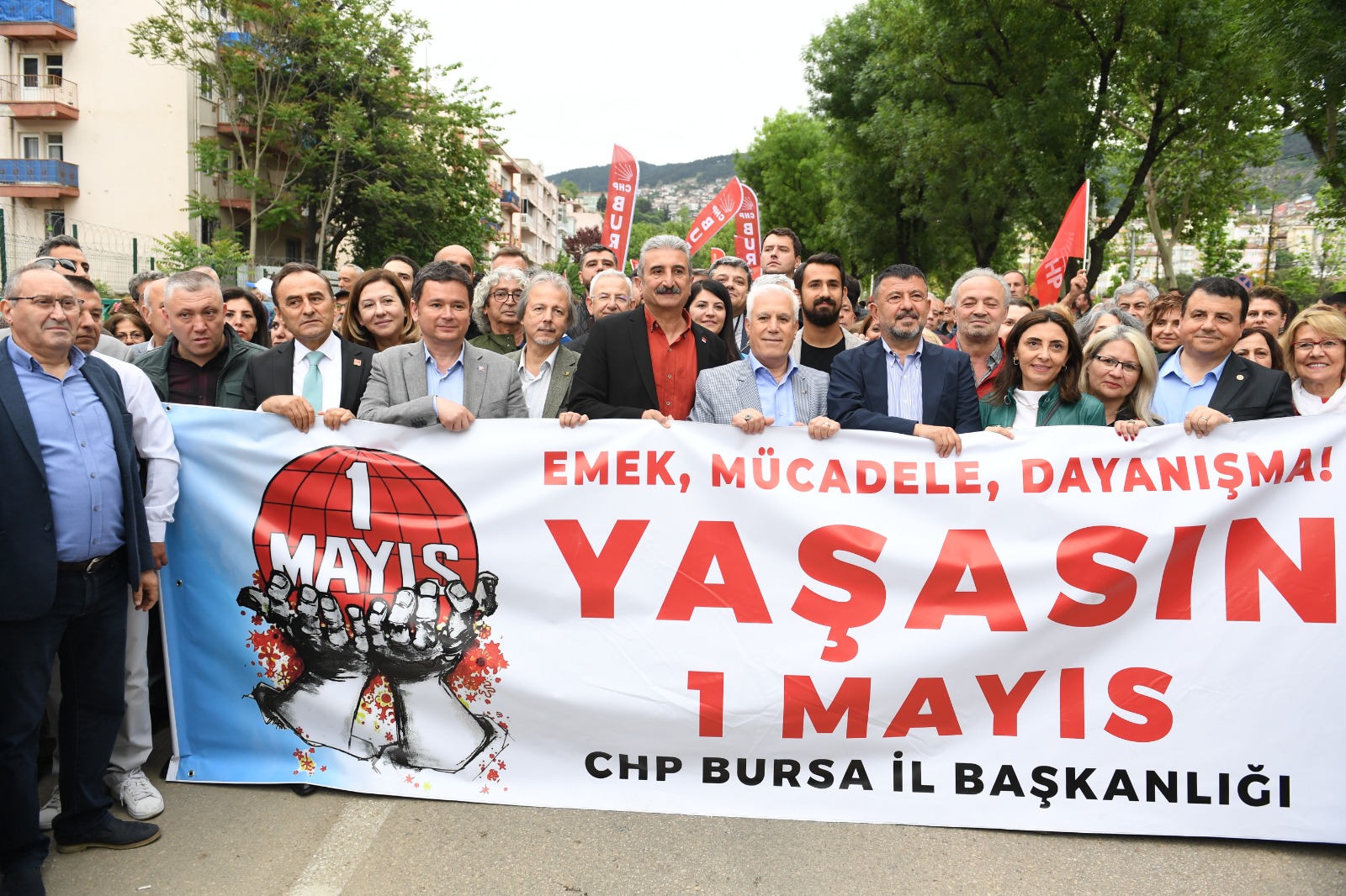 Bursa Osmangazi Belediye Başkanı Aydın 1 Mayıs'ı Emekçilere Birlikte Kutladı (2)