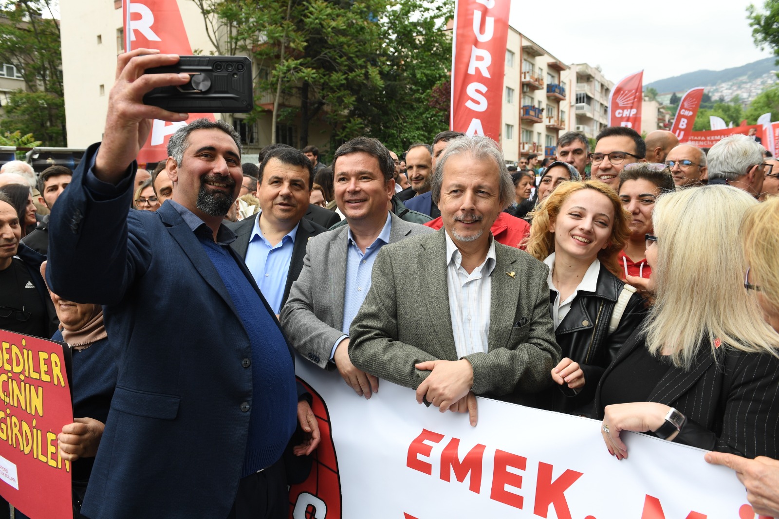 Bursa Osmangazi Belediye Başkanı Aydın 1 Mayıs'ı Emekçilere Birlikte Kutladı (3)
