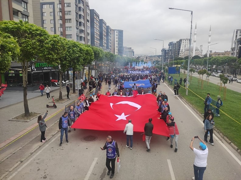 Bursada 1 Mayis işçi ve emekciler bayrami