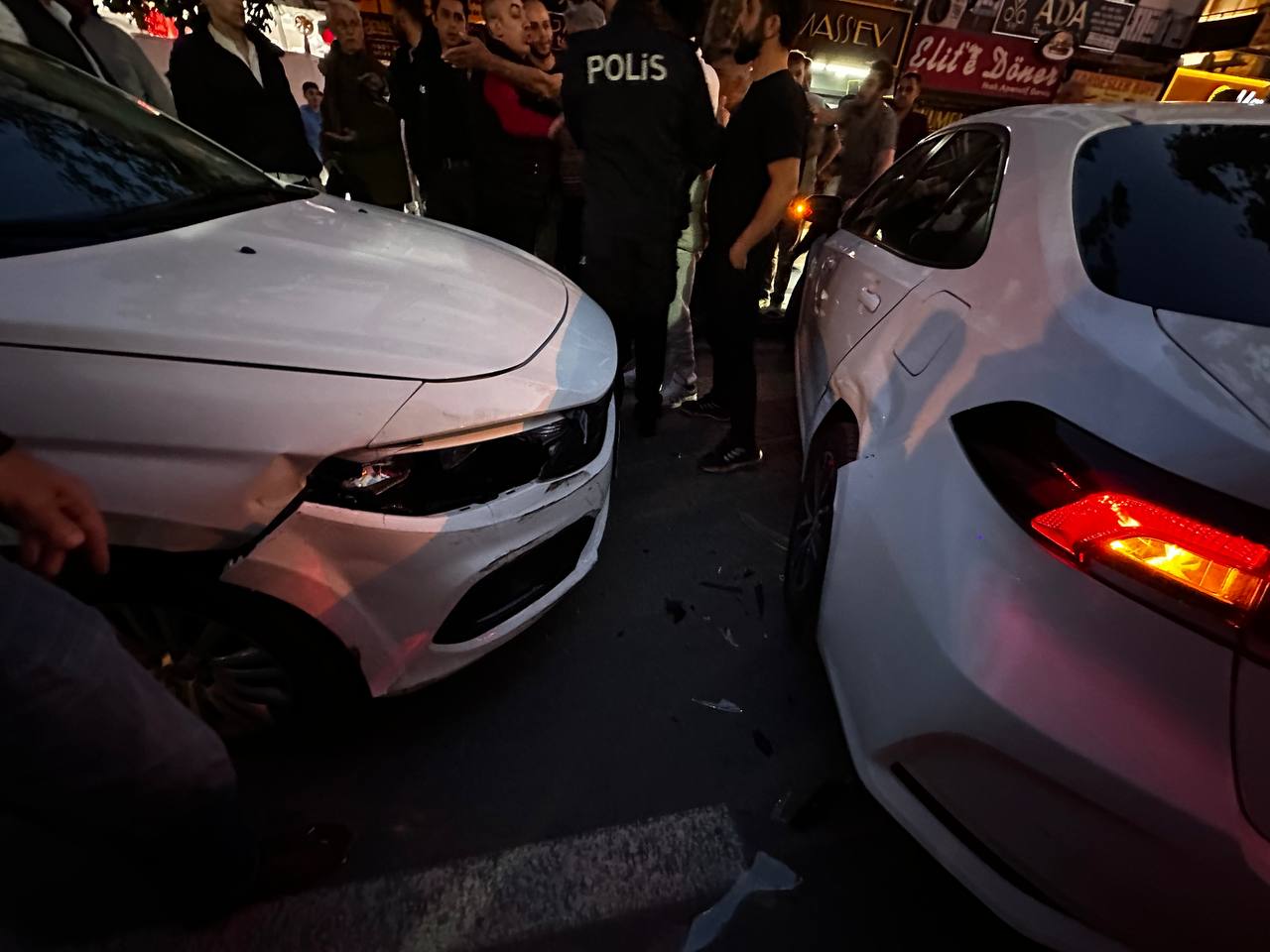 Bursa'da Kaza Sonrası Tansiyon Yükseldi, O Anlar Kamerada (9)
