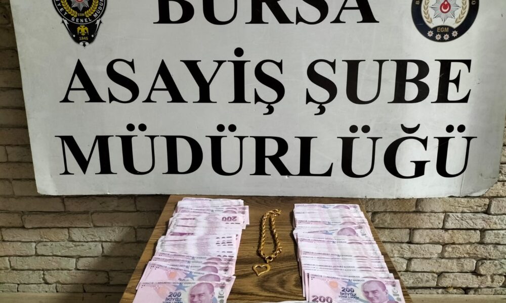 Bursa'da 170 Bin Lirayı Gezerken Kaybetti, Alan 'Sarı Poşet' Detayından Yakalandı (5)