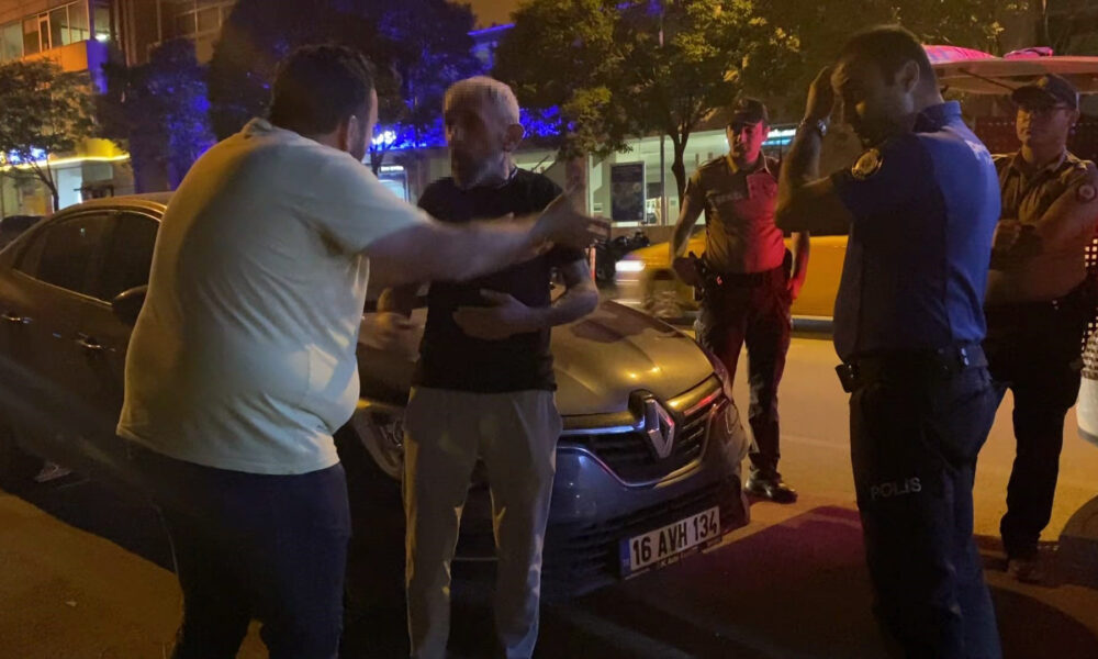 Bursa'da Alkollü Sürücü Polise Direnince Ilginç Tepkiler Verdi (1)