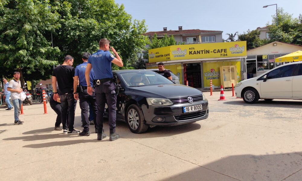 Bursa'da Evde Başka Bir Erkekle Gördüğü Evli Ablasını Bıçakladı (4)