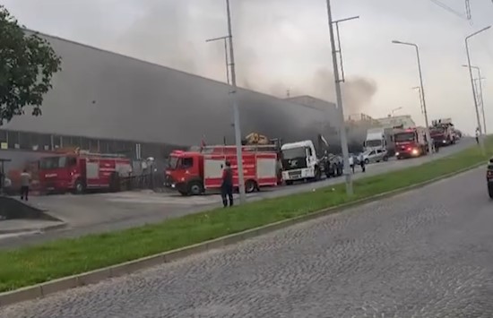 Bursa'da Otomotiv Fabrikasında Yangın! (2)