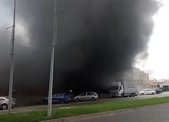 Bursa'da Otomotiv Fabrikasında Yangın! (5)