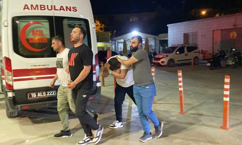 İstanbul'dan Eskişehir'e Kaçak Uyuşturucu Taşıyan Şahıslar Inegöl'de Yakalandı (5)