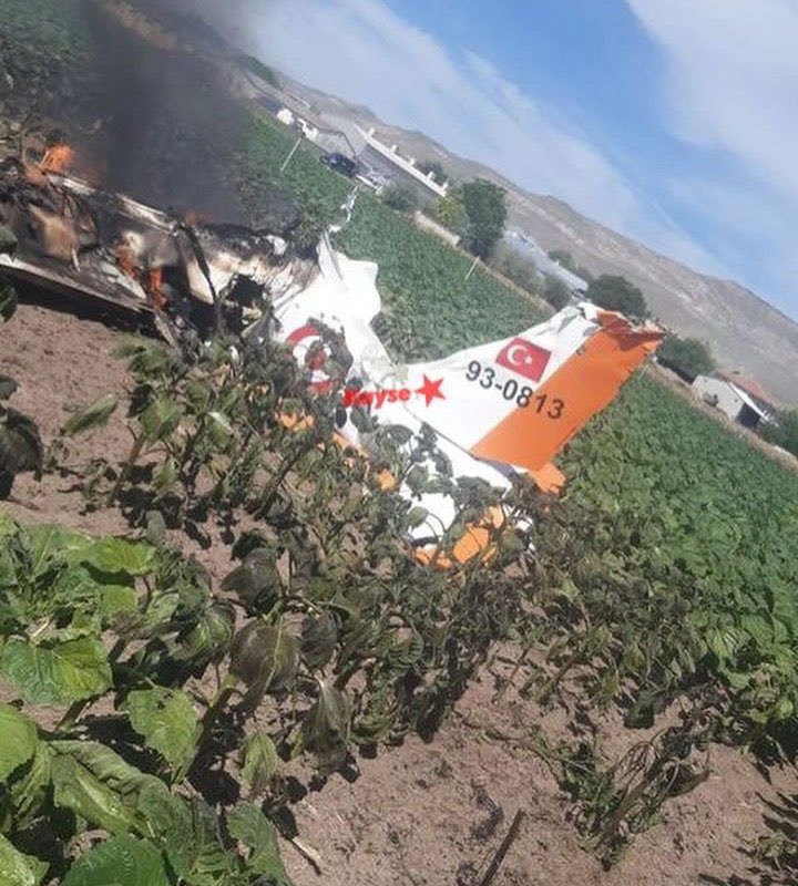 Kayseri'de Eğitim Uçağı Düştü! Mürettabat Kayıp (1)