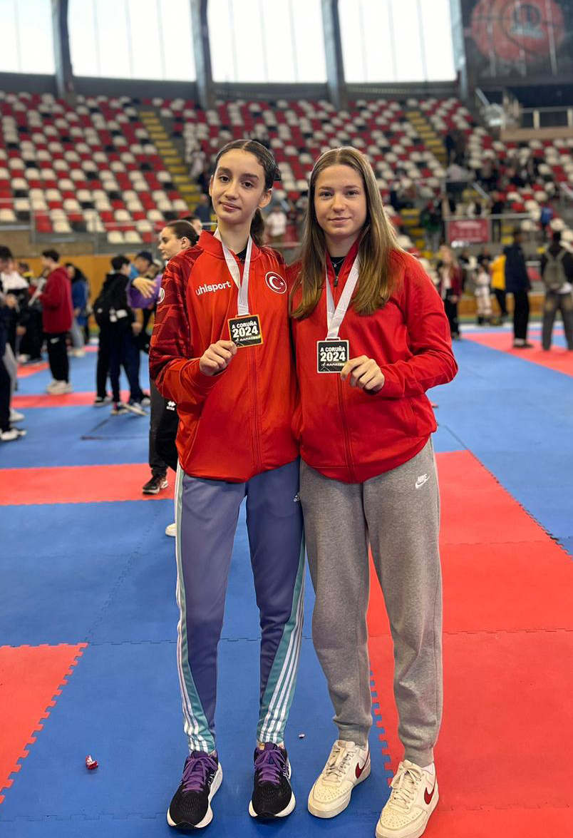 Nilüferli Karateciler İspanya’dan Madalyalarla Geldi (1)