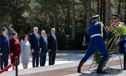 Kurtulmuş, Haydar Aliyev'in kabrini ziyaret etti