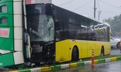 Avcılar'da, İETT otobüsü 3 araca çarptı: 3 yaralı