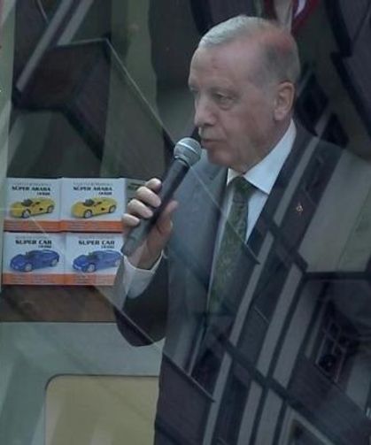 Cumhurbaşkanı Erdoğan memleketi Rize'de! Vatandaşlarla sohbet etti