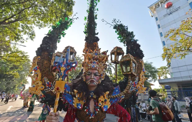 Endonezya'daki Solo Batik Karnavalı ile Mataram Krallığı anılıyor