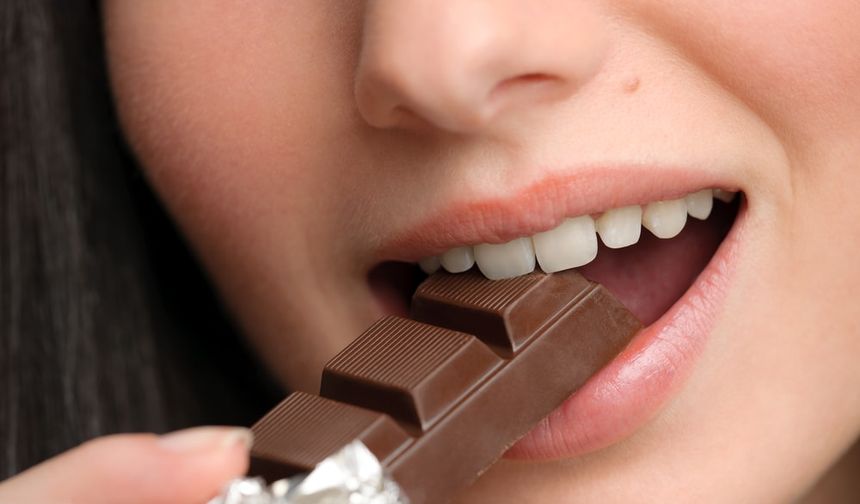 Çikolata yemek, diş eti hastalığına yakalanma riskini düşürüyor